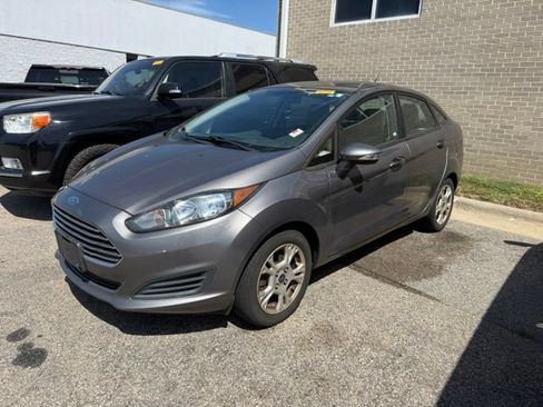 Used 2014 Ford Fiesta SE FWD image 9