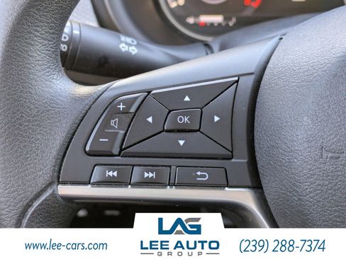 Used 2018 Nissan Kicks SV image 18