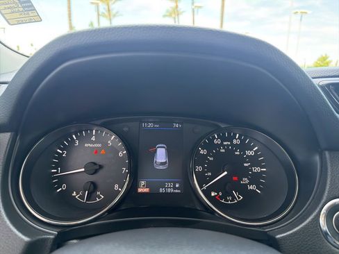 Used 2019 Nissan Rogue SV w/ Premium Package FWD image 17