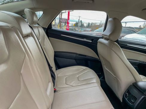 Used 2018 Ford Fusion Titanium image 32