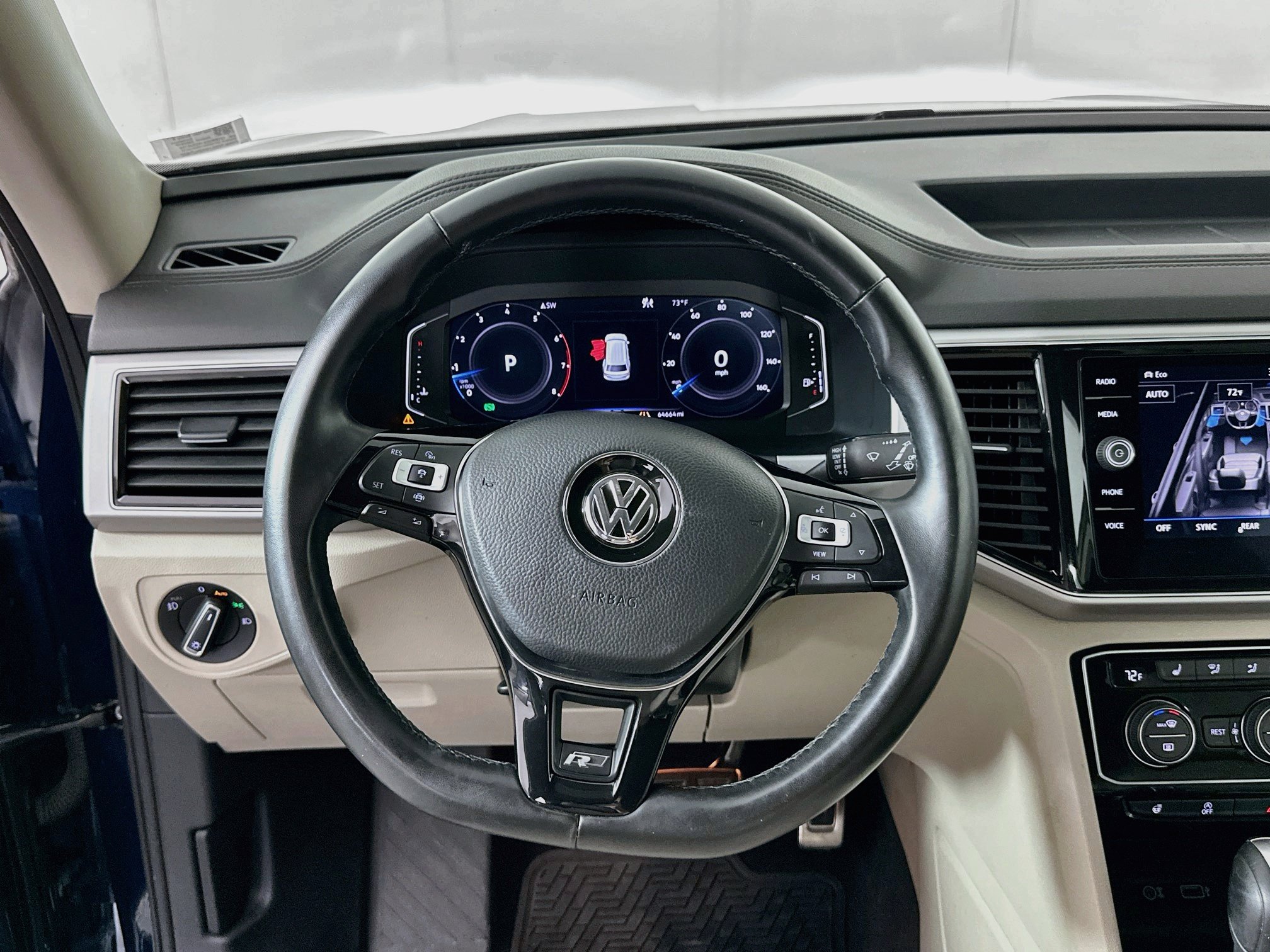Used 2019 Volkswagen Atlas SEL R-Line AWD/4WD image 18