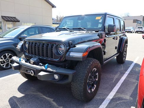 Used 2024 Jeep Wrangler Unlimited Rubicon 4xe image 2