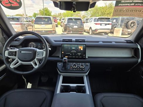 Used 2025 Land Rover Defender 110 S image 20