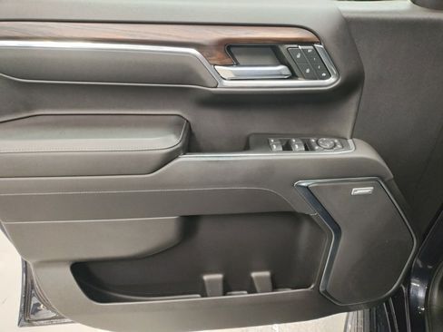 Certified 2022 GMC Sierra 1500 SLT w/ SLT Convenience Package image 25