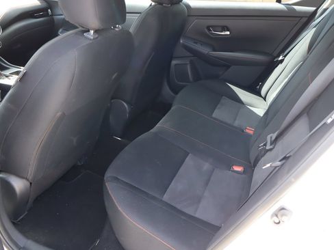 Used 2025 Nissan Sentra SR FWD image 5