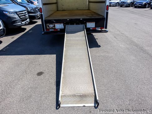 Used 2019 GMC Savana 3500 Extended w/ Driver Convenience Package image 18