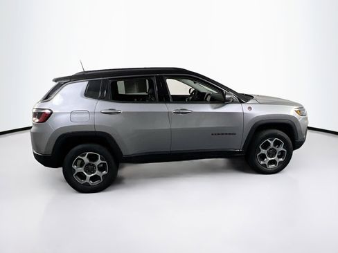 Used 2022 Jeep Compass Trailhawk image 4