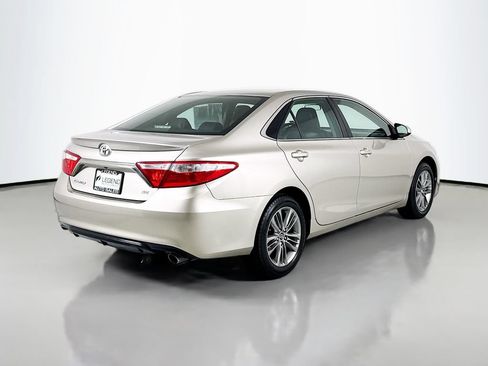 Used 2017 Toyota Camry SE FWD image 5