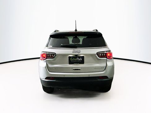 Used 2025 Jeep Compass Limited image 7