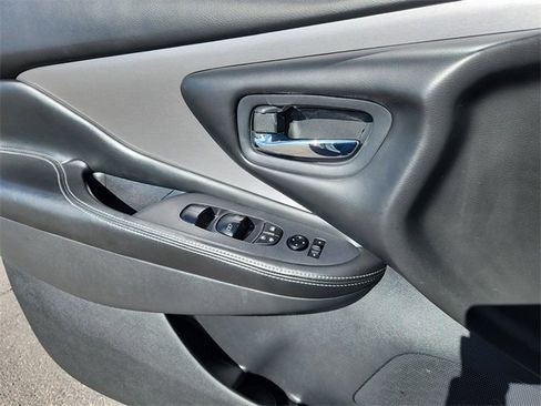 Used 2019 Nissan Murano S image 6
