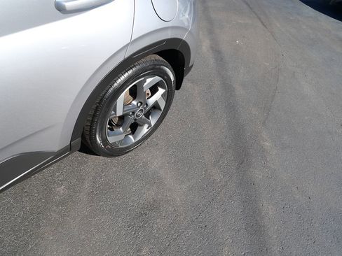 Used 2023 Hyundai Venue SEL FWD image 35