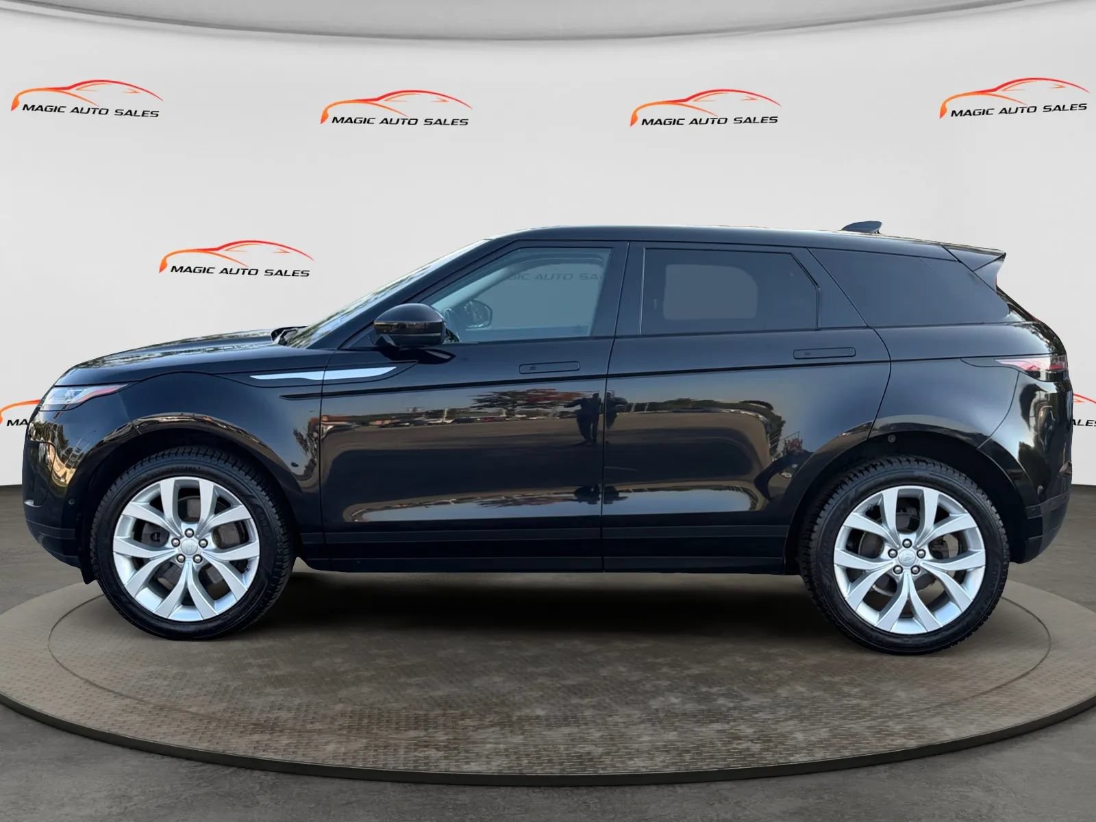 Used 2020 Land Rover Range Rover Evoque SE AWD/4WD image 7