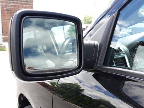 Used 2022 RAM 1500 Classic SLT w/ Electronics Convenience Group AWD/4WD image 15