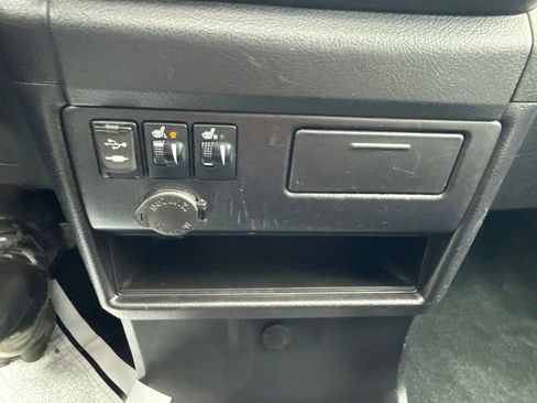 Used 2017 Toyota Sienna Limited AWD/4WD image 19