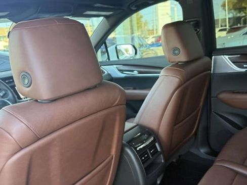 Certified 2024 Cadillac XT5 Premium Luxury AWD/4WD image 28