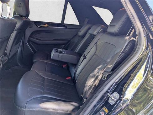 Used 2019 Mercedes-Benz GLE 400 4MATIC image 17