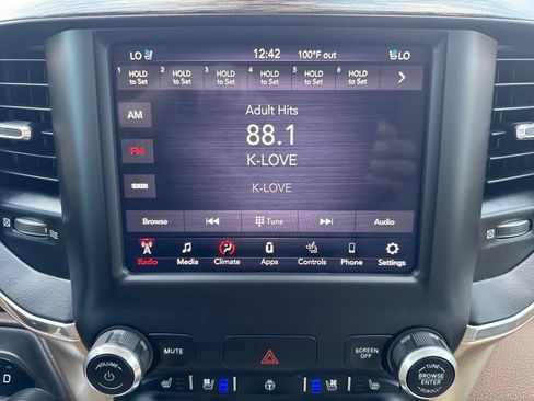 Used 2019 RAM 1500 Laramie AWD/4WD image 15