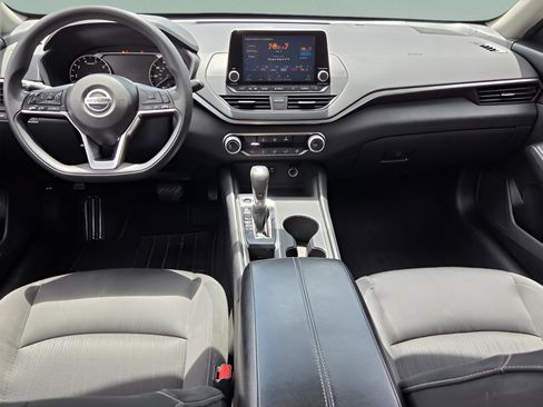 Used 2020 Nissan Altima 2.5 S FWD image 12