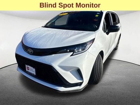 Certified 2025 Toyota Sienna XSE image 7
