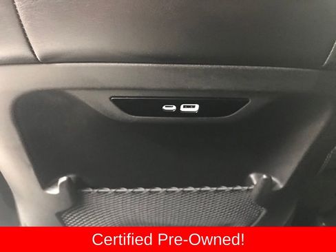 Used 2025 Chrysler Pacifica Limited image 30