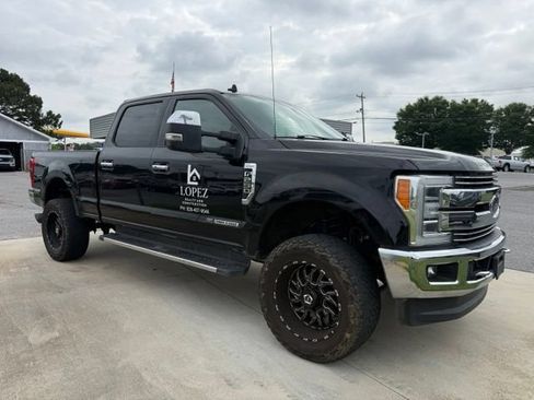 Used 2019 Ford F250 Lariat w/ Lariat Ultimate Package AWD/4WD image 4