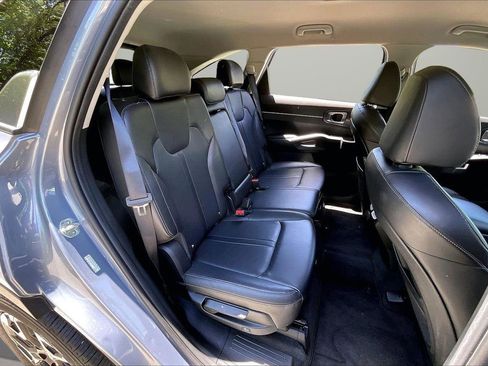 Used 2024 Kia Sorento S FWD image 25