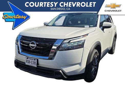 Used 2025 Nissan Pathfinder SV FWD image 1