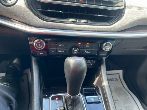 Used 2022 Jeep Compass Latitude image 23