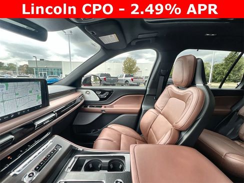 Certified 2025 Lincoln Aviator Reserve w/ Luxury Package image 11