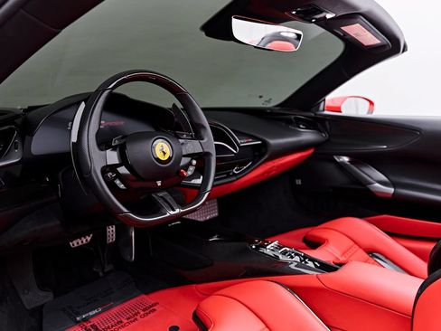 Used 2024 Ferrari SF90 Spider AWD/4WD image 2