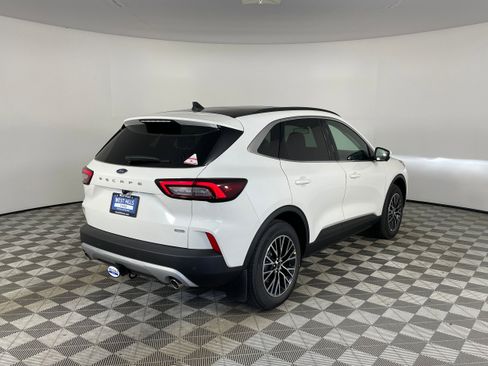 New 2025 Ford Escape SE w/ PHEV Premium Package image 6