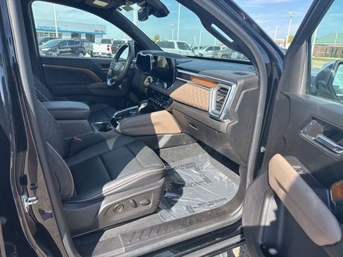 Certified 2024 GMC Canyon Denali image 13