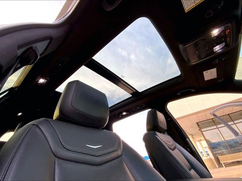 Used 2020 Cadillac XT6 Premium Luxury image 13