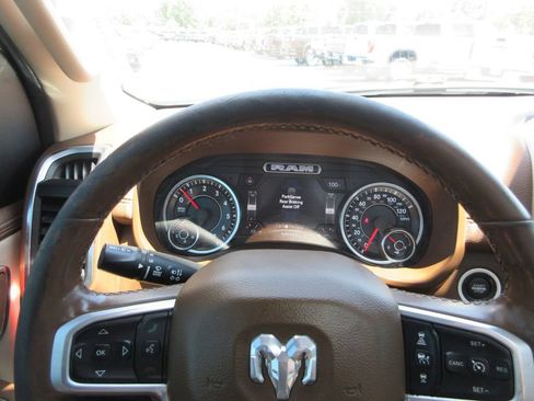 Used 2019 RAM 1500 Laramie AWD/4WD image 36