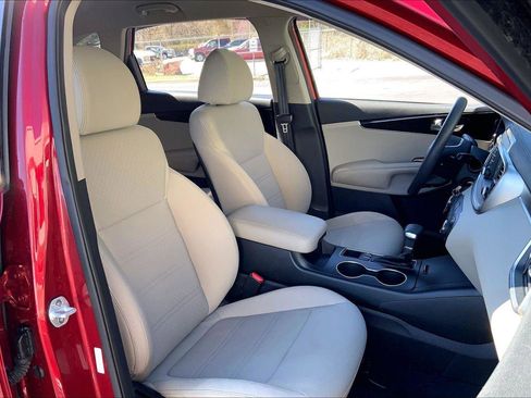 Used 2019 Kia Sorento LX image 7
