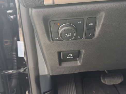 Used 2025 Ford Expedition Max Active image 11