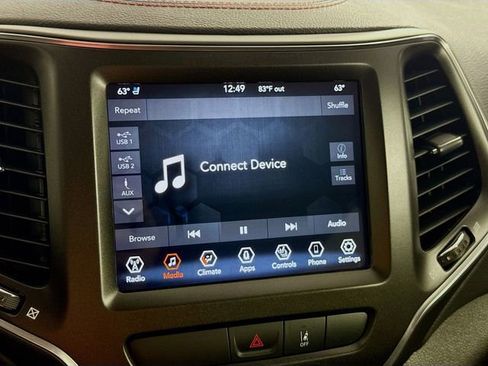 Used 2022 Jeep Cherokee Trailhawk w/ Premium Leather Package image 35