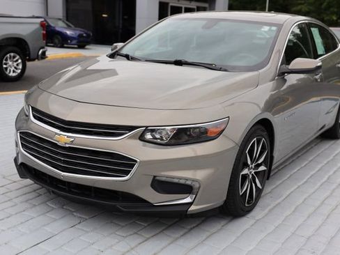 Used 2018 Chevrolet Malibu LT w/ Leather Package FWD image 1