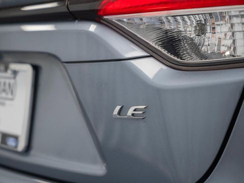 Used 2023 Toyota Corolla LE FWD image 9