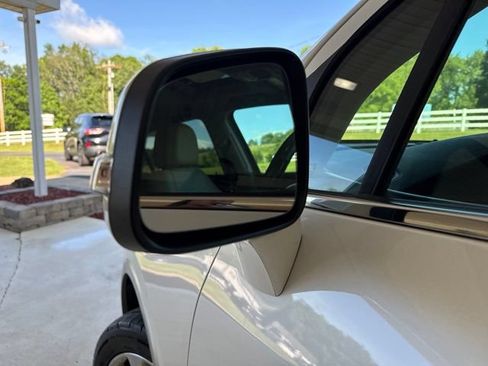 Used 2019 Buick Encore Essence w/ Experience Buick Package AWD/4WD image 35