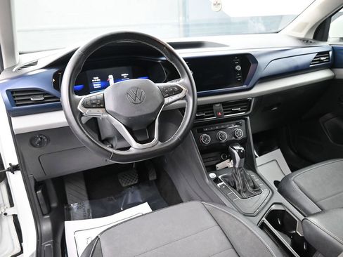 Used 2022 Volkswagen Taos SE image 21