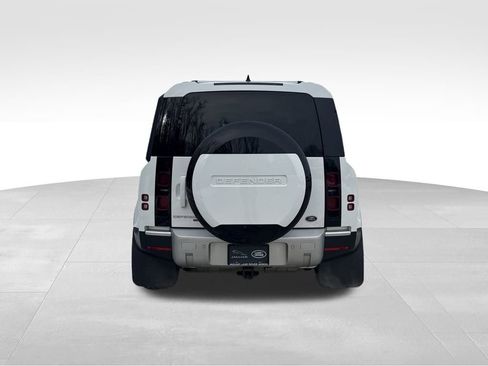 Used 2023 Land Rover Defender 110 SE image 8