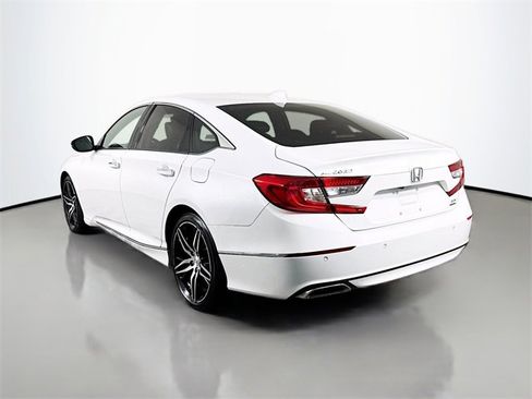 Used 2021 Honda Accord Touring image 3