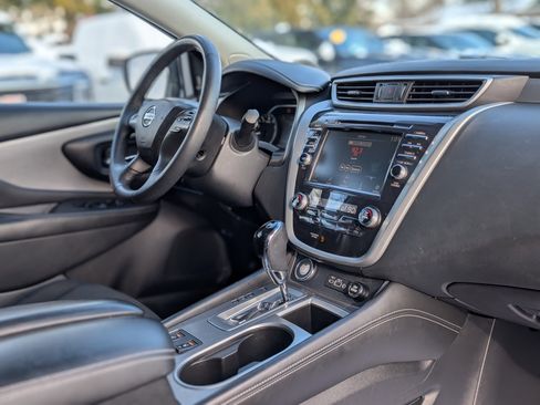 Used 2019 Nissan Murano SV w/ Premium Package image 43