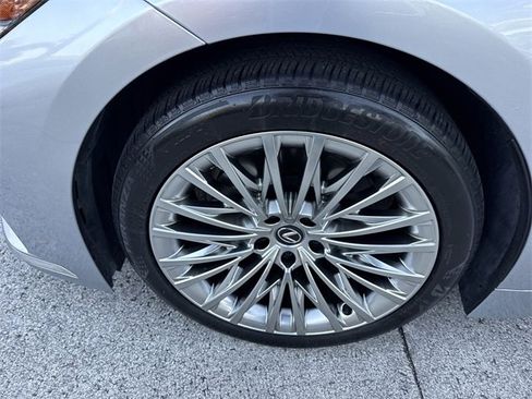 Used 2024 Lexus LS 500 500 Base image 10