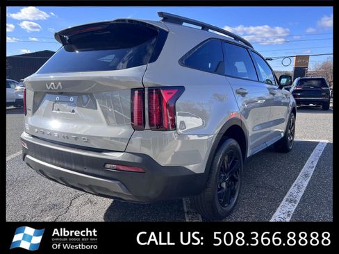 Used 2022 Kia Sorento S w/ Panoramic Sunroof Package image 5