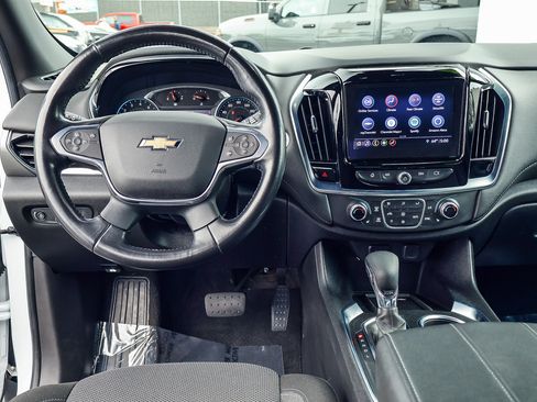 Used 2022 Chevrolet Traverse LT AWD/4WD image 3