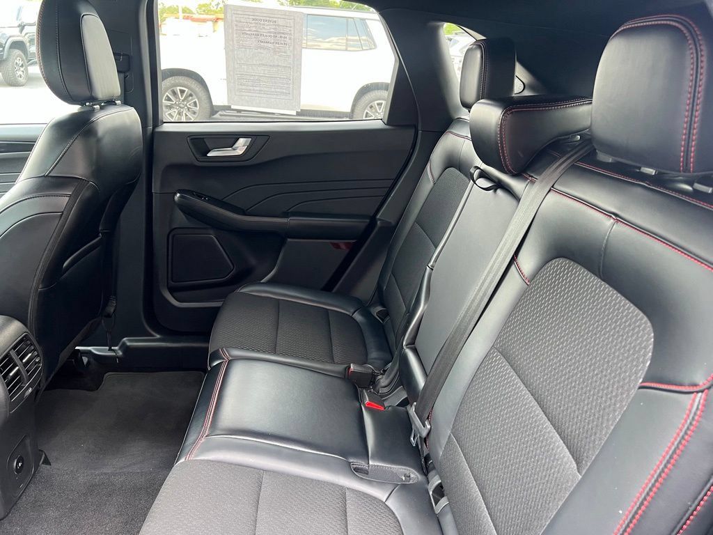 Used 2025 Ford Escape ST-Line FWD image 8