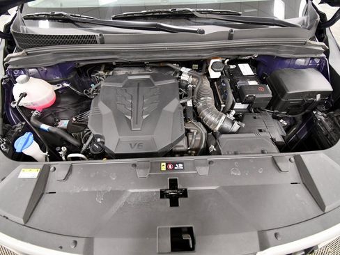 Certified 2024 Kia Carnival LX image 11