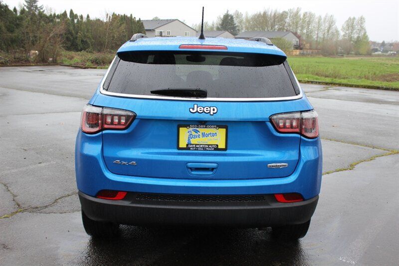 Used 2017 Jeep Compass Latitude w/ Popular Equipment Group AWD/4WD image 8
